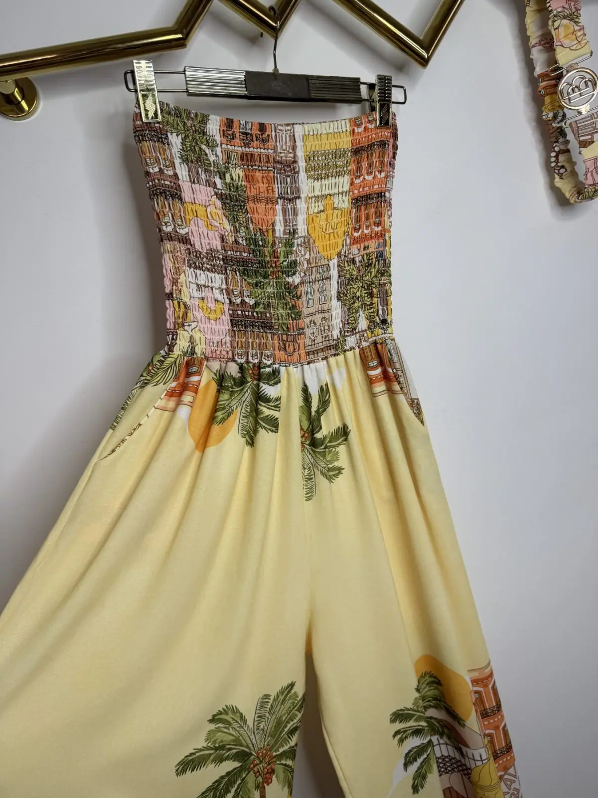 Kombinezon letni długi żółty elegancki z paskiem – miniatura 7 z 11
