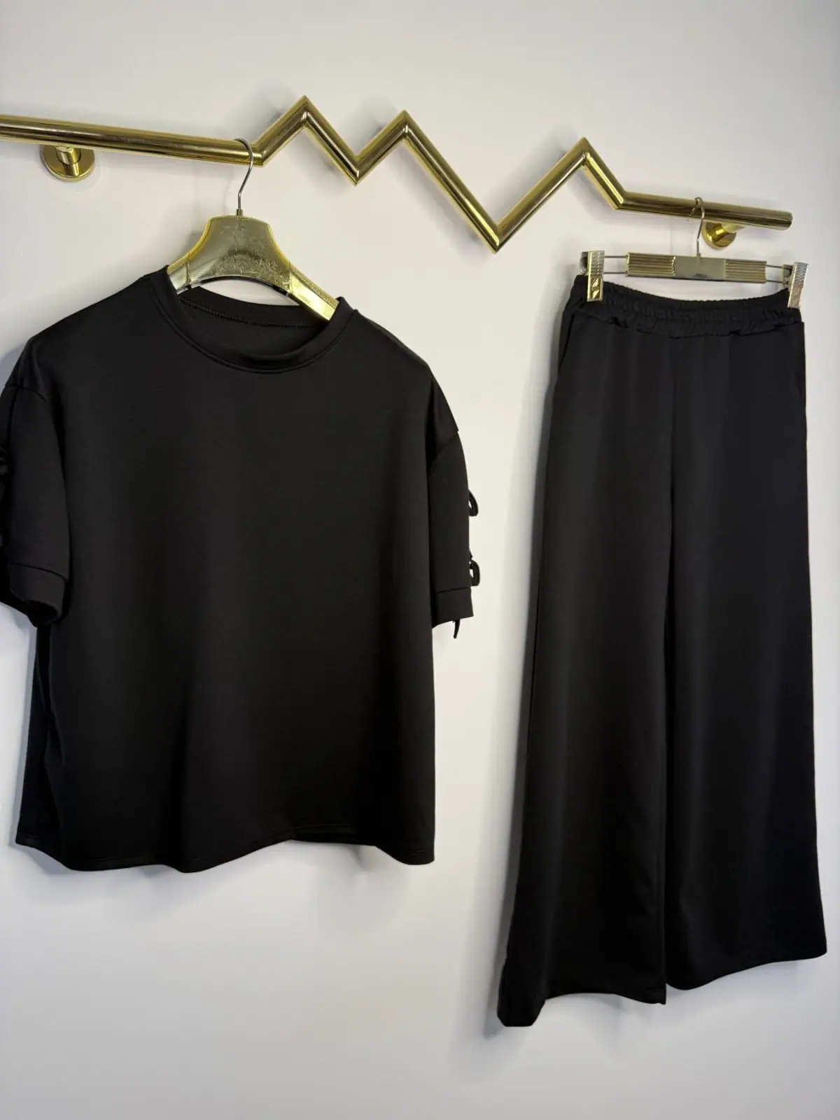 Dres czarny komplet bluza spodnie – miniatura 10 z 11