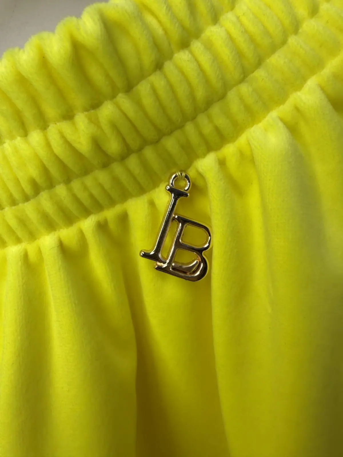 Spodenki Lola Bianka welurowe neon żółty – miniatura 7 z 9