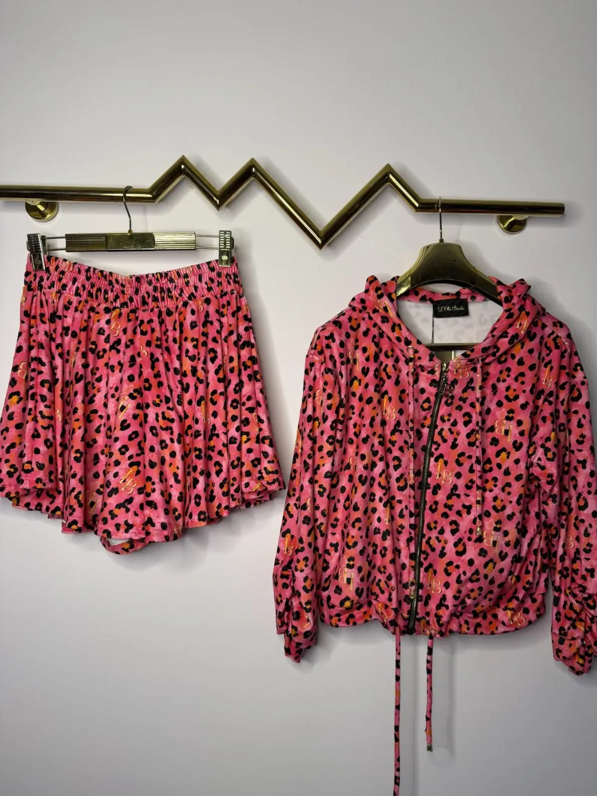 Dres welurowy Lola Bianka różowy bluza spodenki – miniatura 8 z 12
