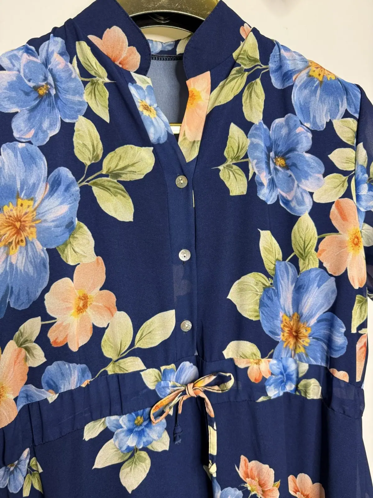 Sukienka elegancka chabrowa w kwiaty – miniatura 11 z 14