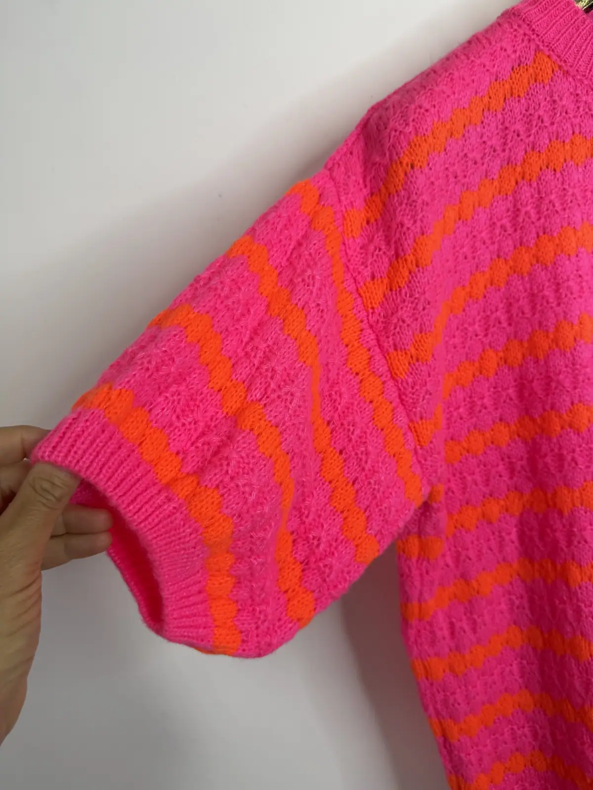 Sweter neon róż krótki rękaw – miniatura 10 z 10