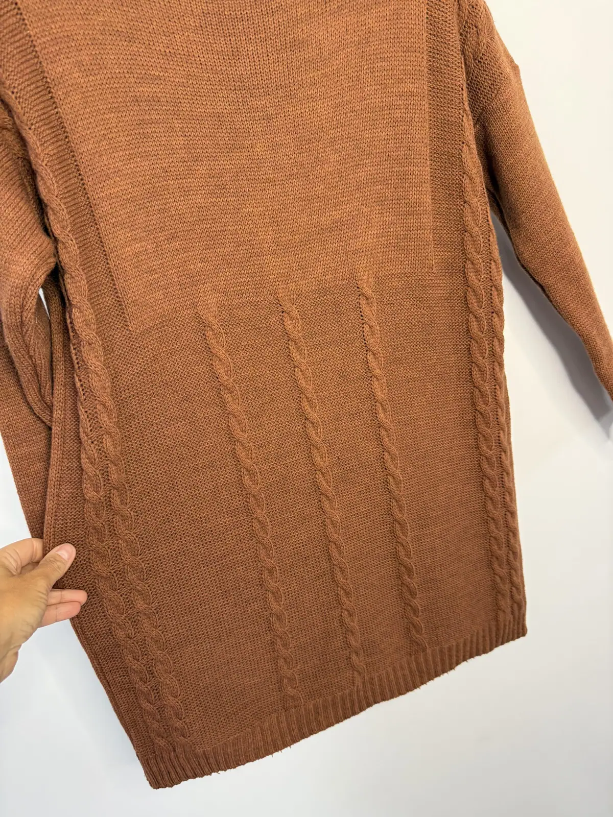 Sweter brązowy dłuższy z długim rękawkiem – miniatura 10 z 11