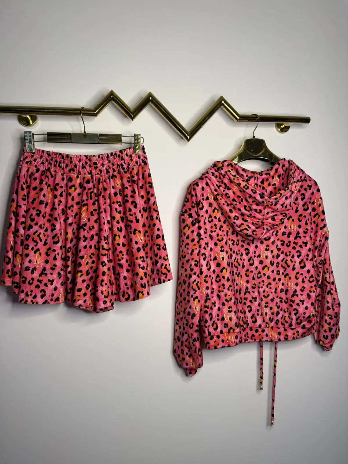 Dres welurowy Lola Bianka różowy bluza spodenki – miniatura 11 z 12
