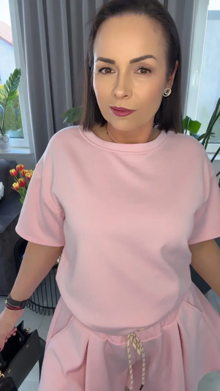 Komplet letni różowy tshirt i spodenki – miniatura 5 z 12