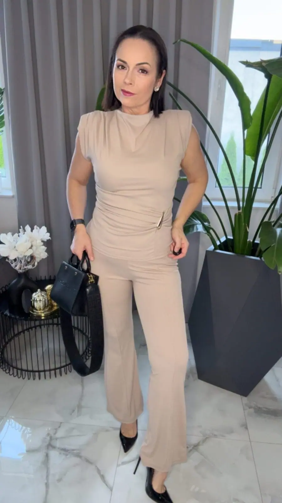 Komplet beżowy elegancki dres – miniatura 5 z 13