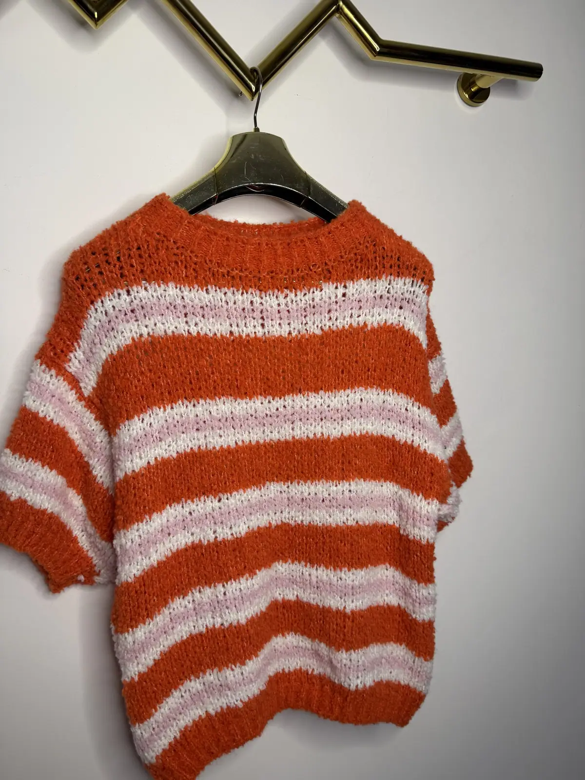 Sweter pomarańczowy w paski mięciutki wygodny – miniatura 7 z 8
