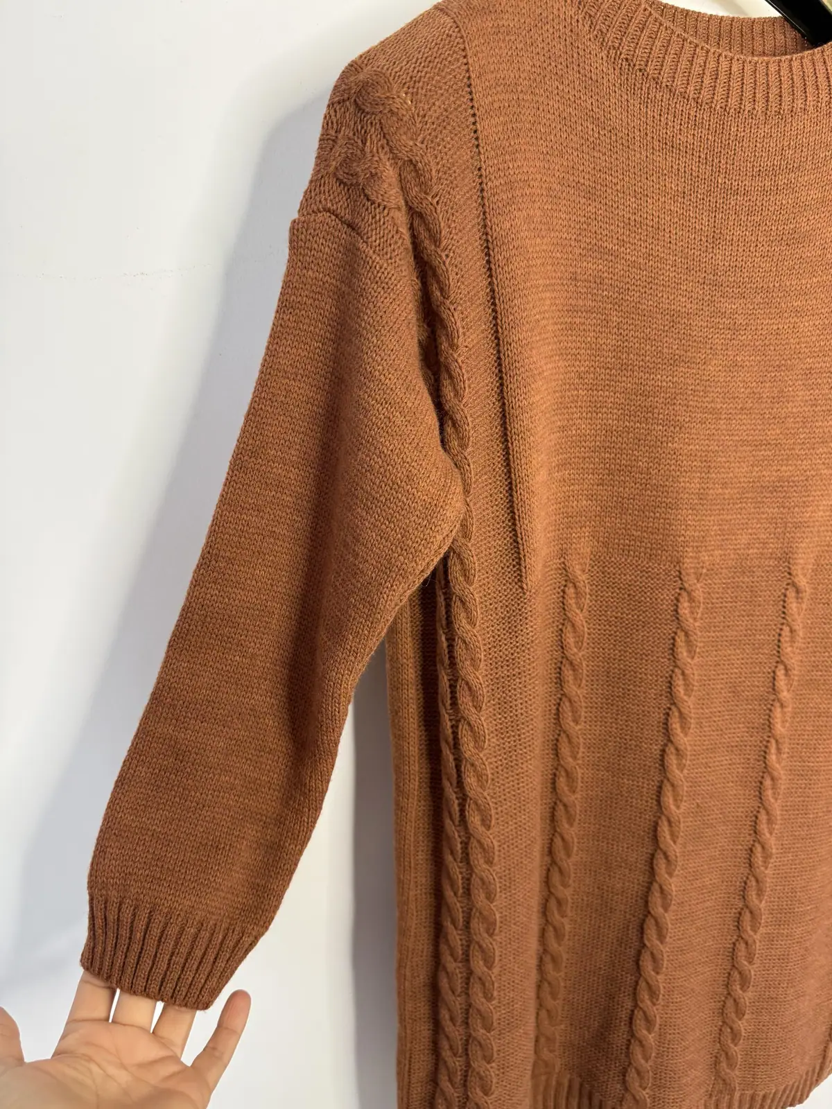 Sweter brązowy dłuższy z długim rękawkiem – miniatura 9 z 11