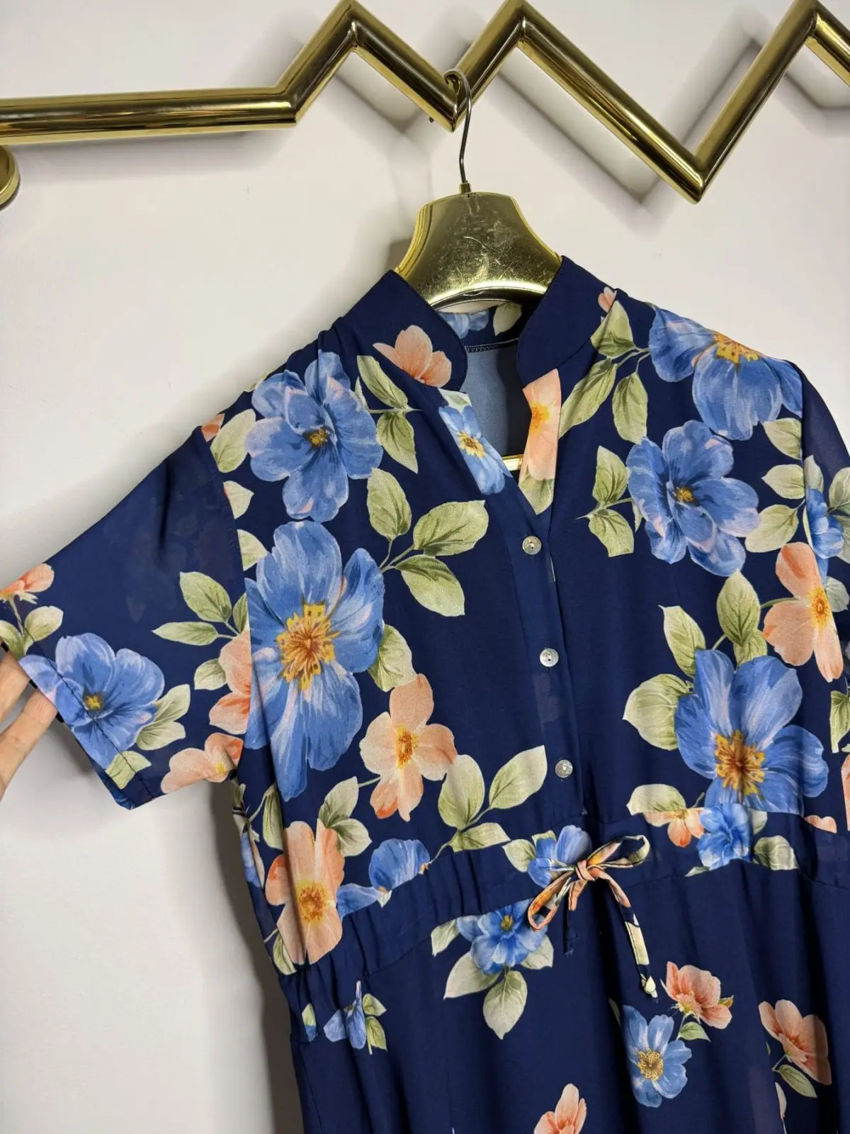 Sukienka elegancka chabrowa w kwiaty – miniatura 10 z 14