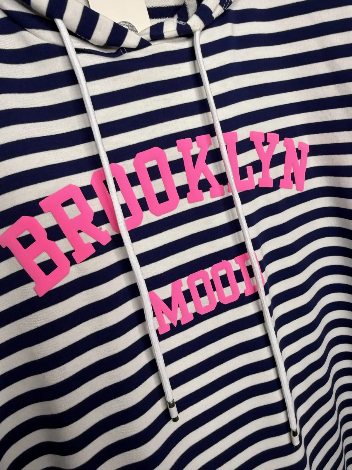 Bluza granatowa z kapturem w paski Brooklyn – miniatura 9 z 11
