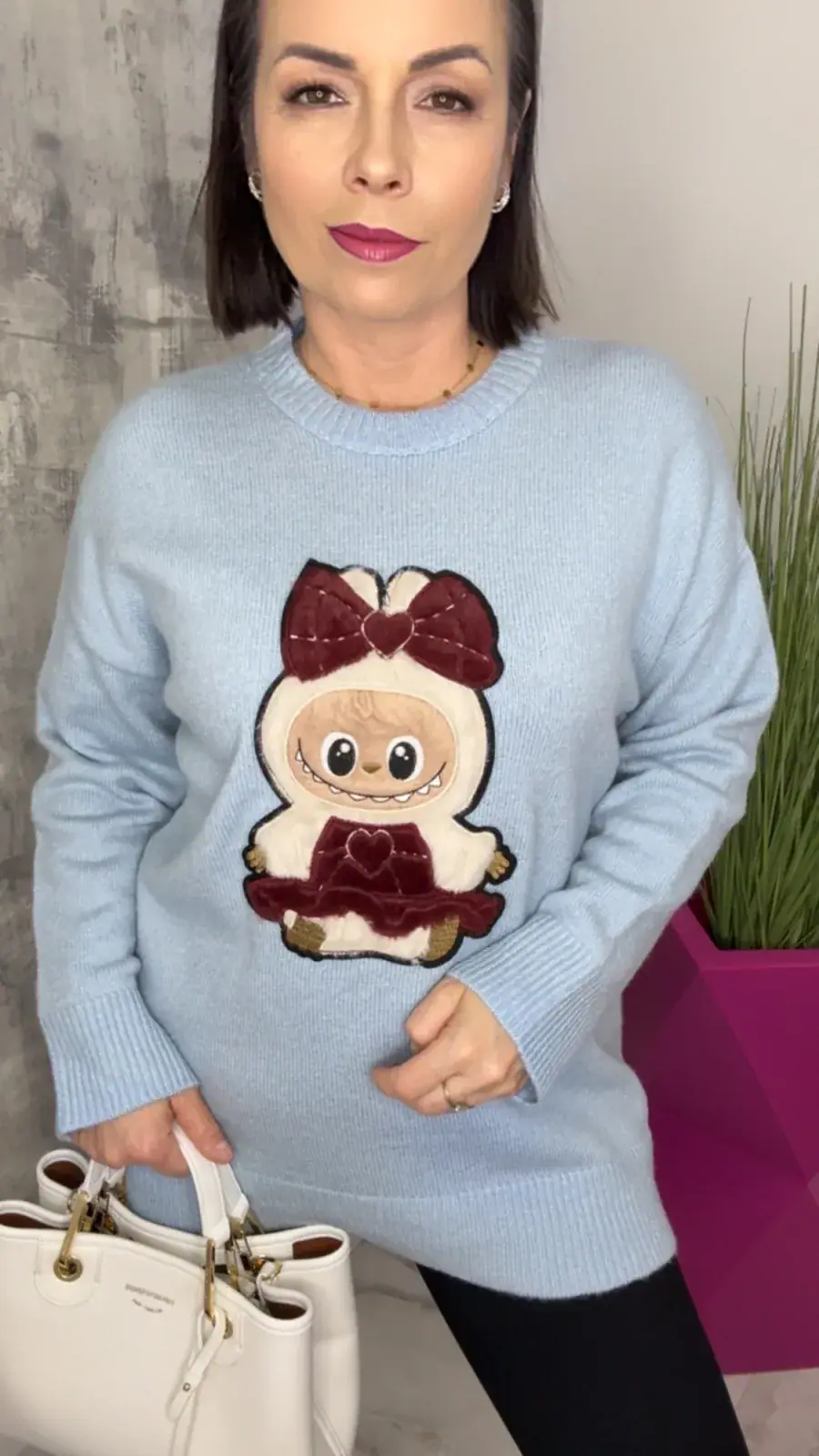 Sweter Lola Bianka niebieski labubu SALE – miniatura 3 z 10