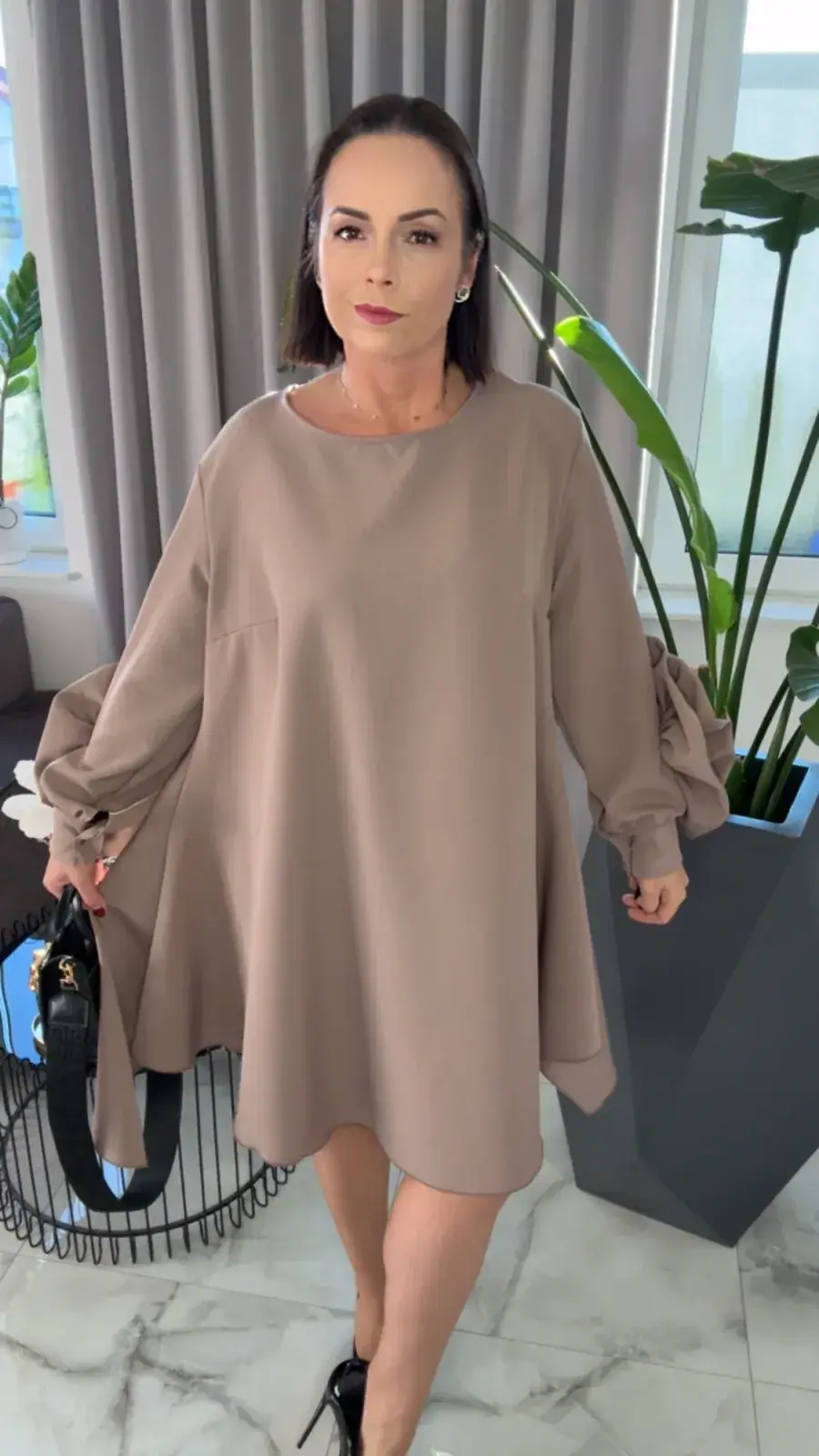 Sukienka Lola Bianka elegancka z różą fango – miniatura 10 z 16