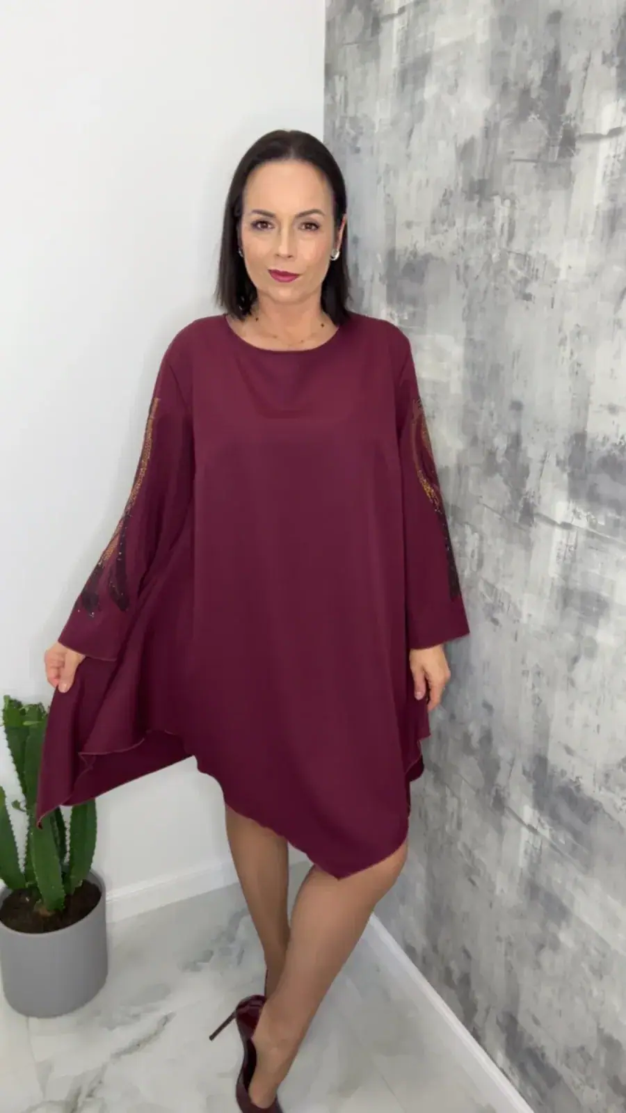 Sukienka Lola Bianka bordowa elegancka SALE – miniatura 3 z 10