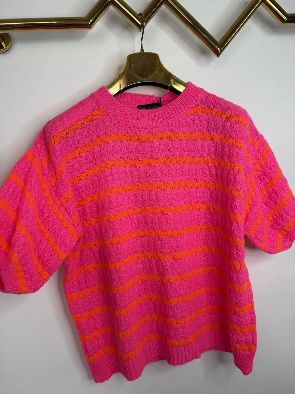 Sweter neon róż krótki rękaw – miniatura 8 z 10