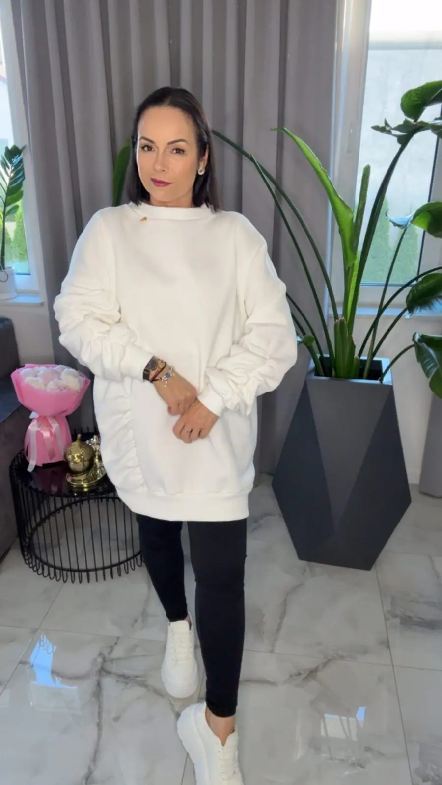 Bluza biała Pink Mania długa cieplutka – miniatura 6 z 12