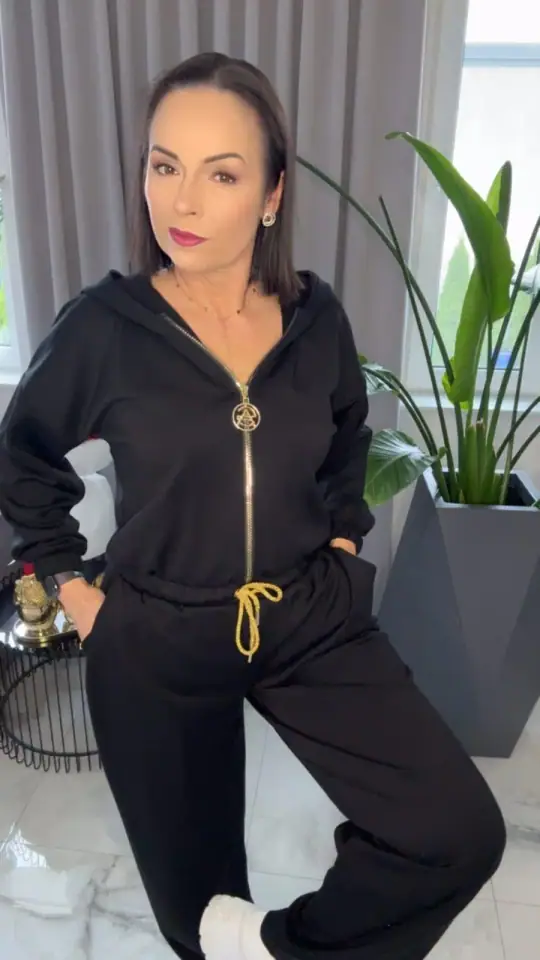 Kombinezon czarny Pink Mania, Lola Bianka, zdjęcie 2 z 2 – odzież damska Victoria Fashion