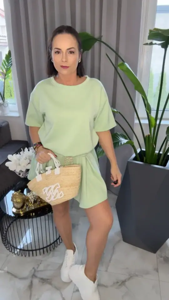 Komplet letni miętowy bluzka i spodenki, zdjęcie 1 z 2 – odzież damska Victoria Fashion