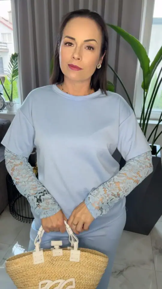 Dres błękitny z koronką komplet rewelacyjny, zdjęcie 2 z 2 – odzież damska Victoria Fashion