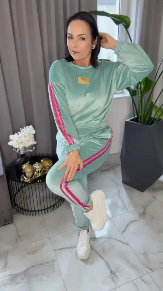 Dres Pink Mania welurowy matcha, zdjęcie 1 z 2 – odzież damska Victoria Fashion