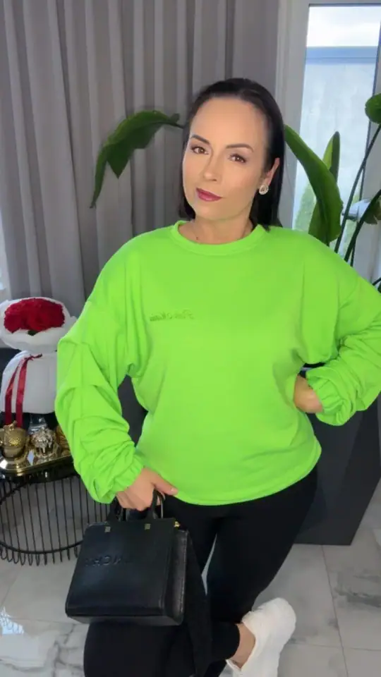 Bluza Pink Mania neon zieleń, zdjęcie 1 z 2 – odzież damska Victoria Fashion