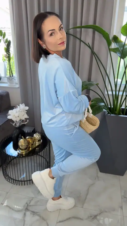 Dres welurowy błękitny cudny komplet, zdjęcie 2 z 2 – odzież damska Victoria Fashion