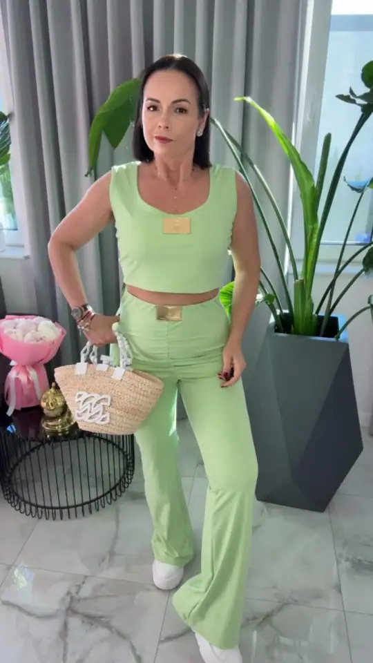 Dres Pink Mania zielony komplet top leginsy, Lola Bianka, zdjęcie 1 z 2 – odzież damska Victoria Fashion