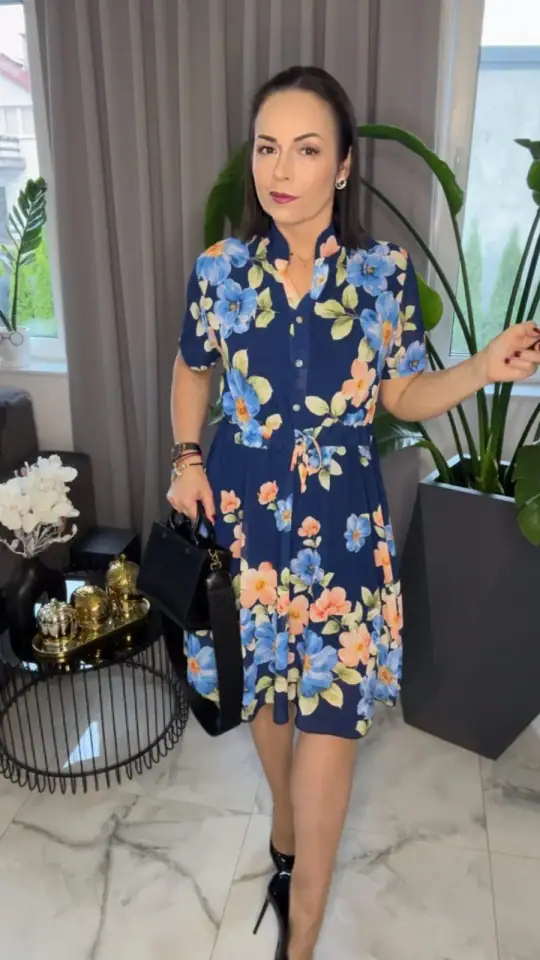 Sukienka elegancka chabrowa w kwiaty, zdjęcie 1 z 2 – odzież damska Victoria Fashion