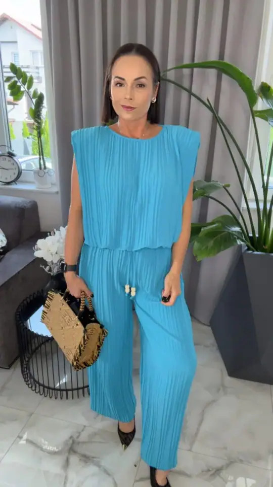 Komplet plisowany błękitny elegancki, zdjęcie 1 z 2 – odzież damska Victoria Fashion