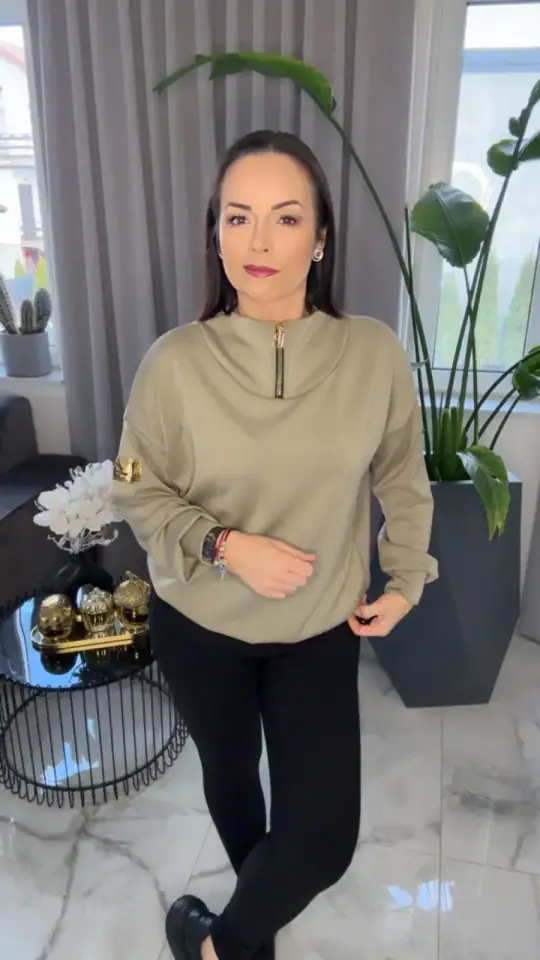 Bluza Lola Bianka khaki, zdjęcie 1 z 2 – odzież damska Victoria Fashion