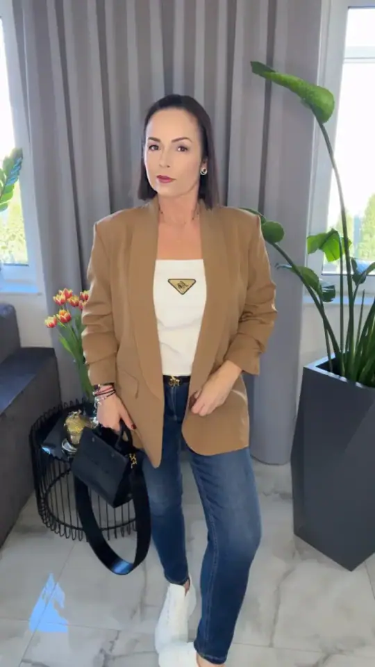 Marynarka elegancka carmel, zdjęcie 1 z 2 – odzież damska Victoria Fashion