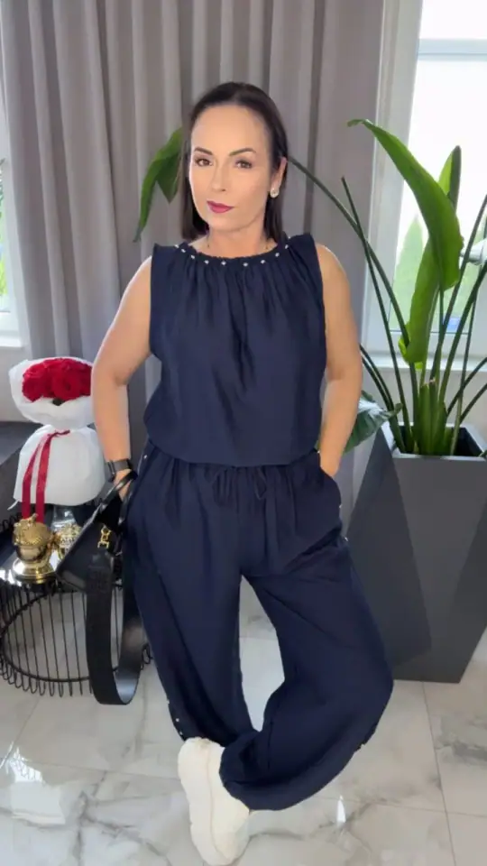 Komplet granatowy dres elegancki wygodny, zdjęcie 1 z 2 – odzież damska Victoria Fashion