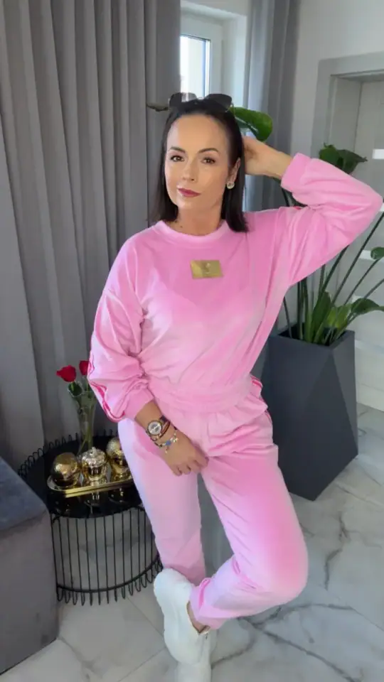 Dres Pink Mania welurowy różowy, zdjęcie 1 z 2 – odzież damska Victoria Fashion