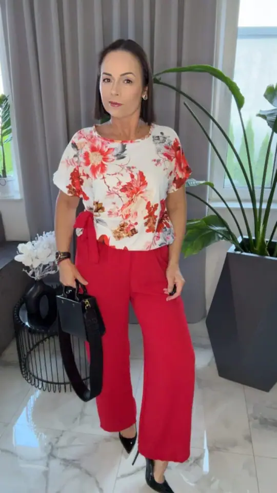 Komplet elegancki czerwony w kwiaty, zdjęcie 1 z 2 – odzież damska Victoria Fashion
