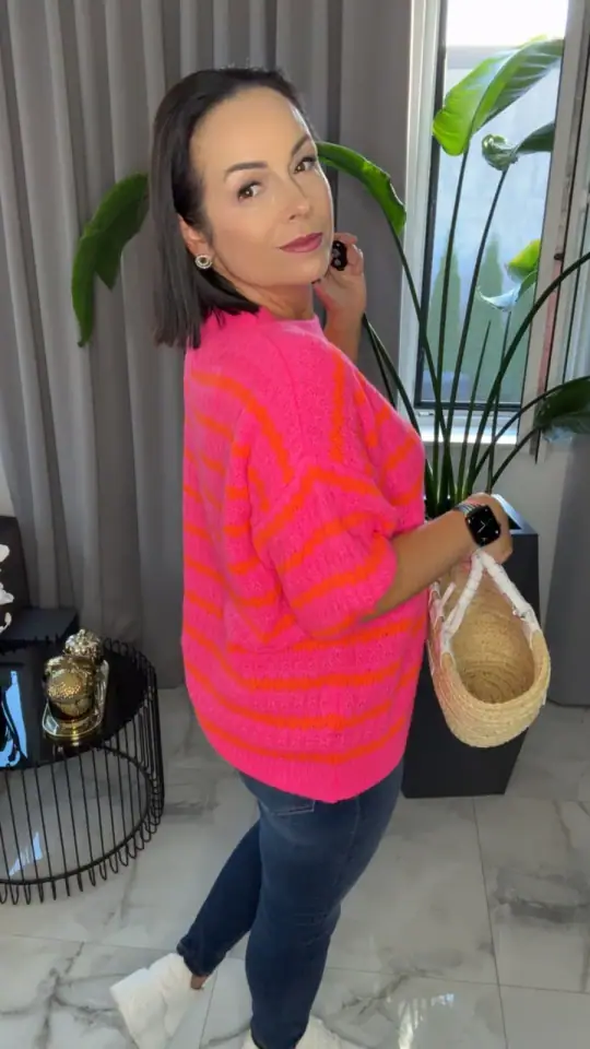 Sweter neon róż krótki rękaw, zdjęcie 2 z 2 – odzież damska Victoria Fashion