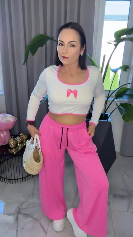 Dres Pink Mania różowy komplet, Lola Bianka, zdjęcie 1 z 2 – odzież damska Victoria Fashion