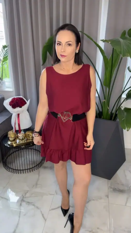 Sukienka bordowa elegancka bez rękawów SALE, zdjęcie 1 z 2 – odzież damska Victoria Fashion