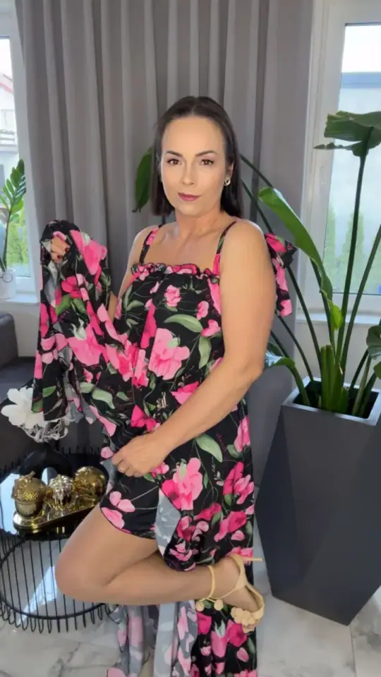 Kombinezon Lola Bianka letni długi w kwiaty, zdjęcie 1 z 2 – odzież damska Victoria Fashion