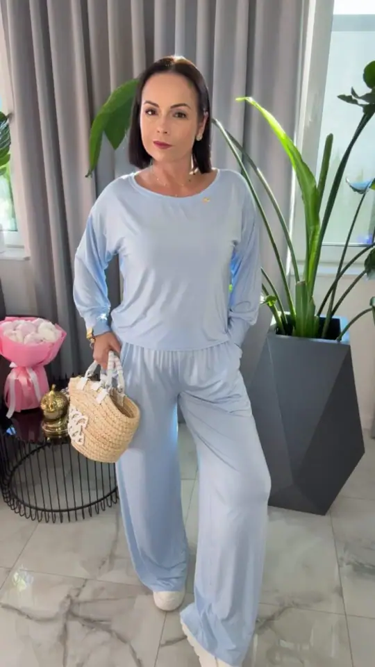 Dres Pink Mania komplet niebieski, Lola Bianka, zdjęcie 2 z 2 – odzież damska Victoria Fashion