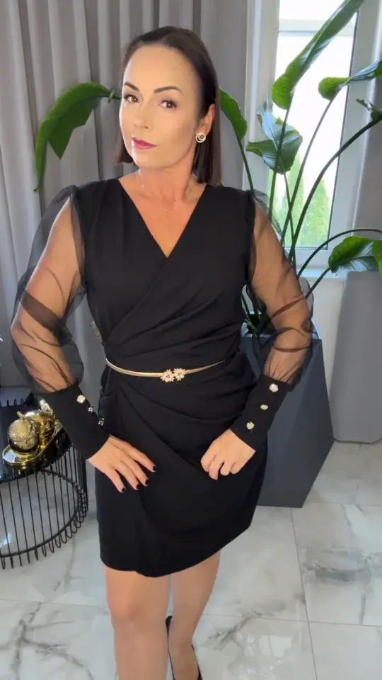 Sukienka czarna elegancka piękna, zdjęcie 2 z 2 – odzież damska Victoria Fashion
