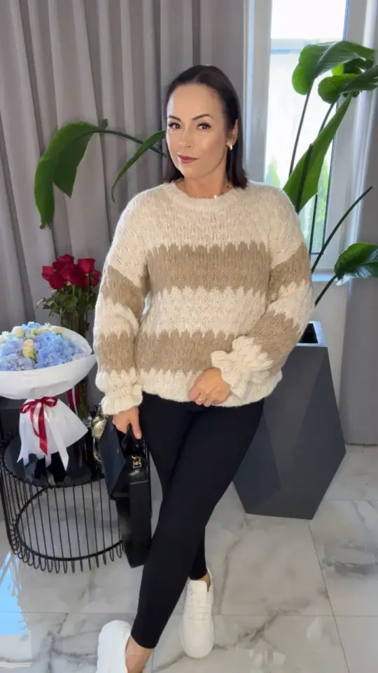 Sweter beżowy cieplutki piękny, zdjęcie 1 z 2 – odzież damska Victoria Fashion
