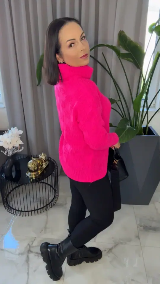 Sweter różowy golf SALE, zdjęcie 1 z 2 – odzież damska Victoria Fashion