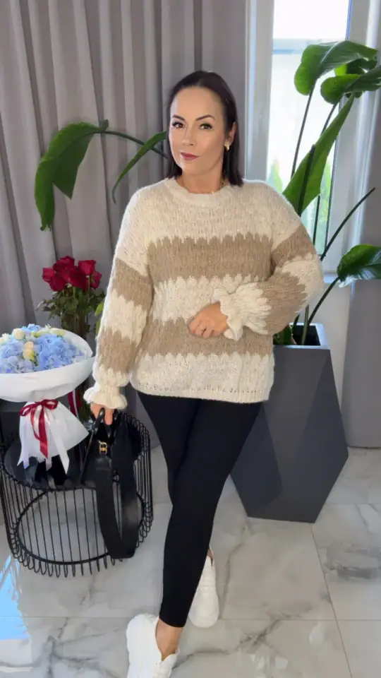 Sweter beżowy cieplutki piękny, zdjęcie 2 z 2 – odzież damska Victoria Fashion