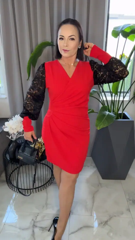 Sukienka czerwona elegancka z koronką, zdjęcie 2 z 2 – odzież damska Victoria Fashion