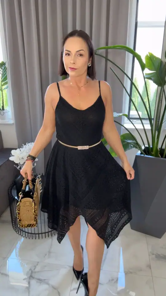 Sukienka czarna boho na ramiączkach, zdjęcie 1 z 2 – odzież damska Victoria Fashion