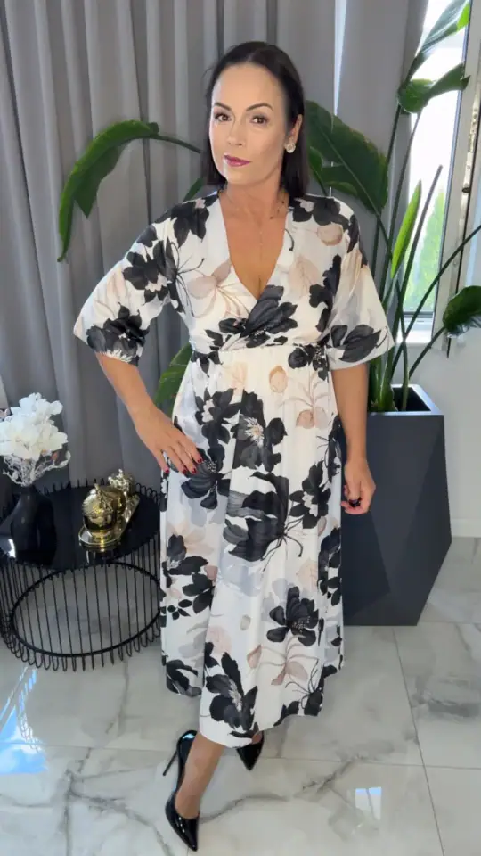 Sukienka elegancka satynowa w kwiaty długa, zdjęcie 2 z 2 – odzież damska Victoria Fashion
