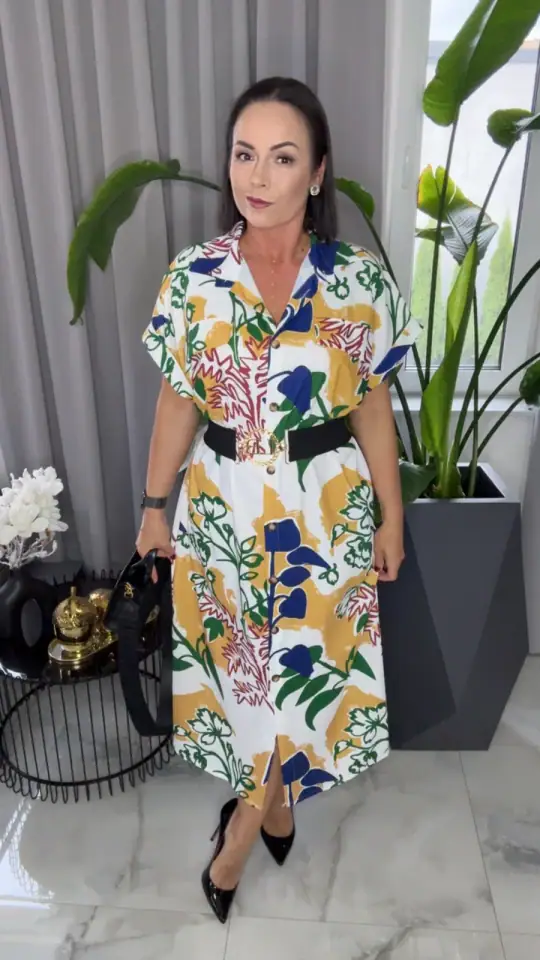 Sukienka w kwiaty z paskiem elegancka, zdjęcie 2 z 2 – odzież damska Victoria Fashion