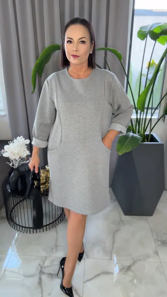 Sukienka szara dresowa oversize, zdjęcie 2 z 2 – odzież damska Victoria Fashion