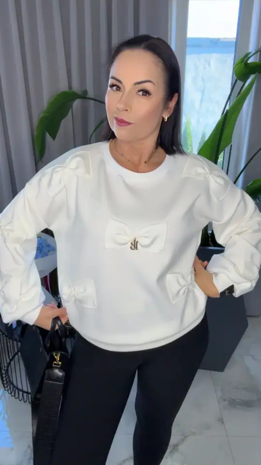 Bluza biała Lola Bianka z kokardką, zdjęcie 1 z 2 – odzież damska Victoria Fashion