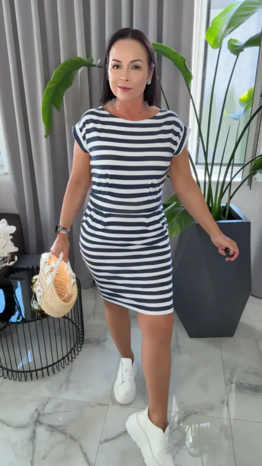 Sukienka dresowa w paski genialna, zdjęcie 2 z 2 – odzież damska Victoria Fashion