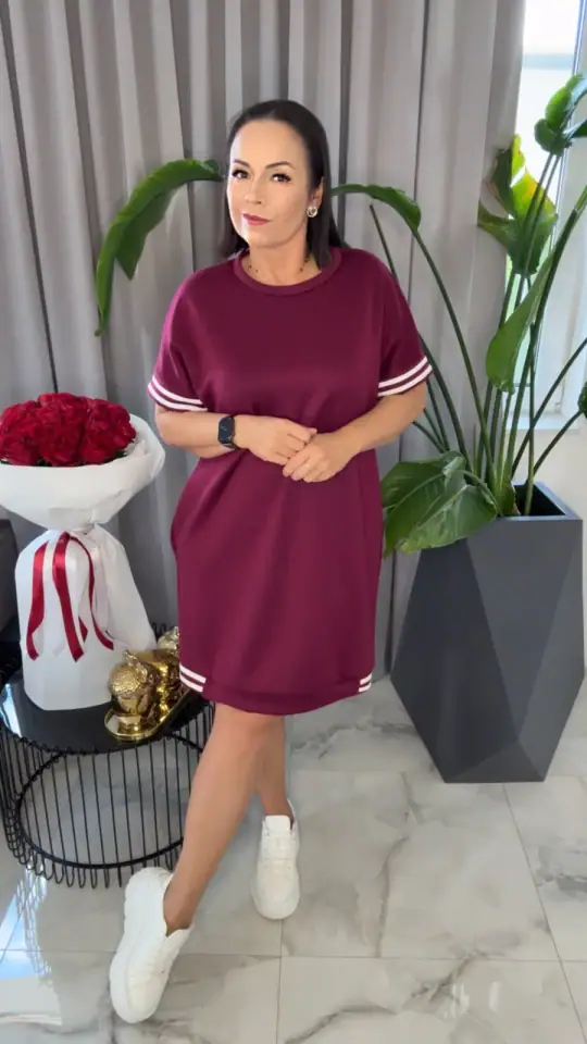 Sukienka bordowa dresowa tunika, zdjęcie 1 z 2 – odzież damska Victoria Fashion